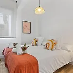 Picasso, 6 Personas, Espacioso Piso De Diseno Apartment *