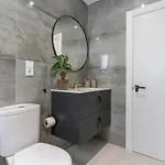 Picasso, 6 Personas, Espacioso Piso De Diseno Apartment *