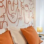 Picasso, 6 Personas, Espacioso Piso De Diseno アパート