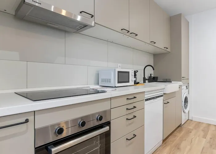 Διαμέρισμα Picasso, 6 Personas, Espacioso Piso De Diseno Χιχόν