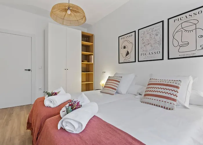 Picasso, 6 Personas, Espacioso Piso De Diseno * Χιχόν