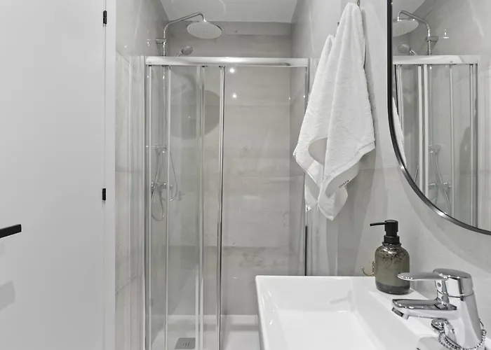 Picasso, 6 Personas, Espacioso Piso De Diseno Διαμέρισμα Χιχόν