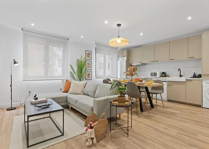 Picasso, 6 Personas, Espacioso Piso De Diseno