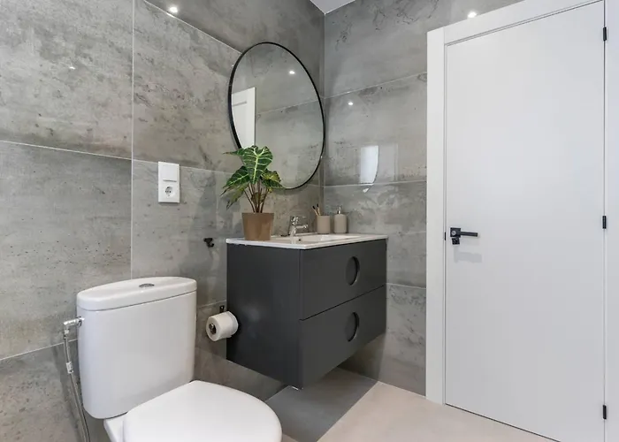 Picasso, 6 Personas, Espacioso Piso De Diseno Διαμέρισμα *