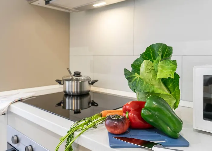 Picasso, 6 Personas, Espacioso Piso De Diseno