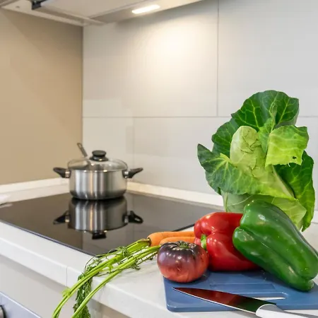 דירה Picasso, 6 Personas, Espacioso Piso De Diseno