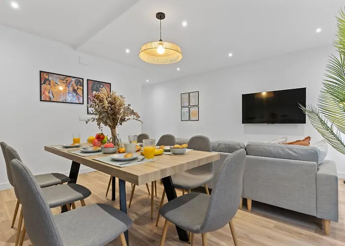 Apartament Picasso, 6 Personas, Espacioso Piso De Diseno *