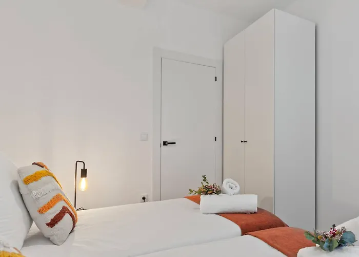 Apartament Picasso, 6 Personas, Espacioso Piso De Diseno